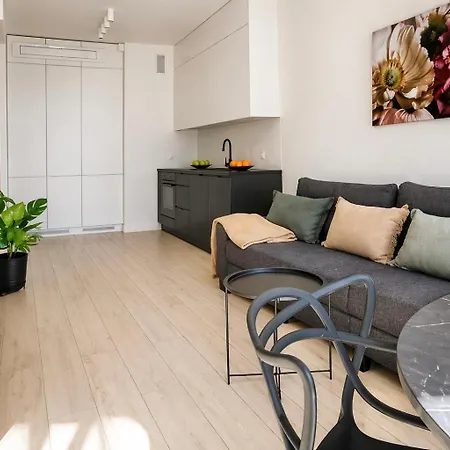 Towarowa Harmony Apartment, Free Parking, Air-conditioning, Self Check-in 24h Poznan
