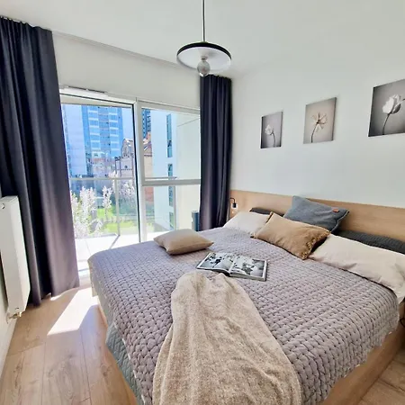 Towarowa Harmony Apartment, Free Parking, Air-conditioning, Self Check-in 24h * Poznan