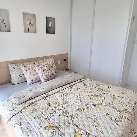 Towarowa Harmony Apartment, Free Parking, Air-conditioning, Self Check-in 24h Apartment *