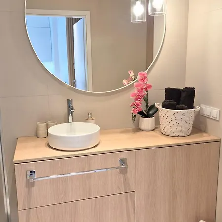 Apartment Towarowa Harmony Apartment, Free Parking, Air-conditioning, Self Check-in 24h *
